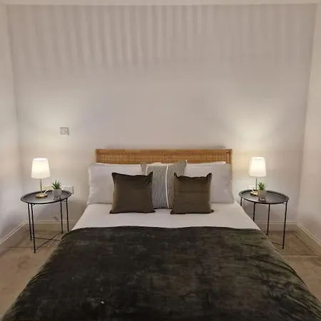 Stylish Hippodrome Sleeps 6