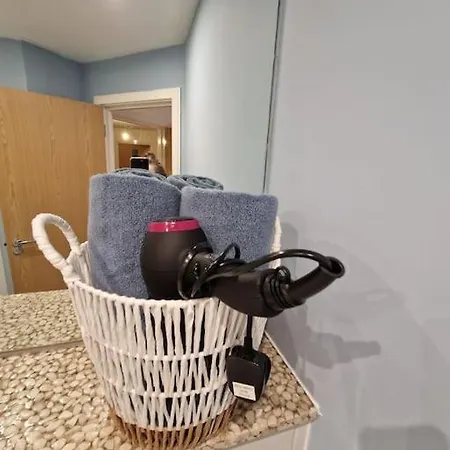 Stylish Hippodrome Sleeps 6 Apartment Birmingham