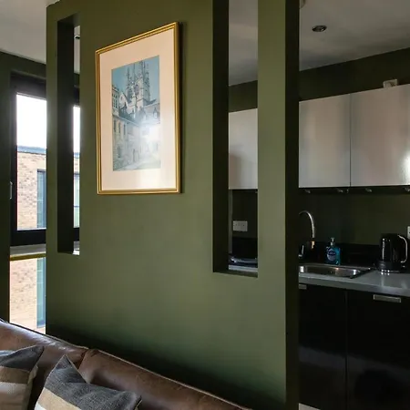 Stylish Hippodrome Sleeps 6 Apartment