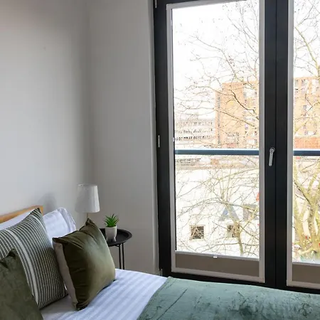Stylish Hippodrome Sleeps 6 Apartment